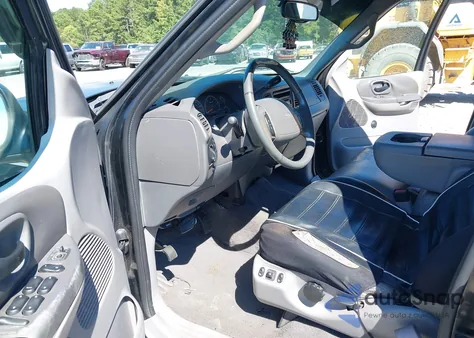 2001 Ford F-150 Harley-Davidson Edition/King Ranch Edition/Lariat/Xlt from USA, damaged, VIN 1FTRW07L41KB66971